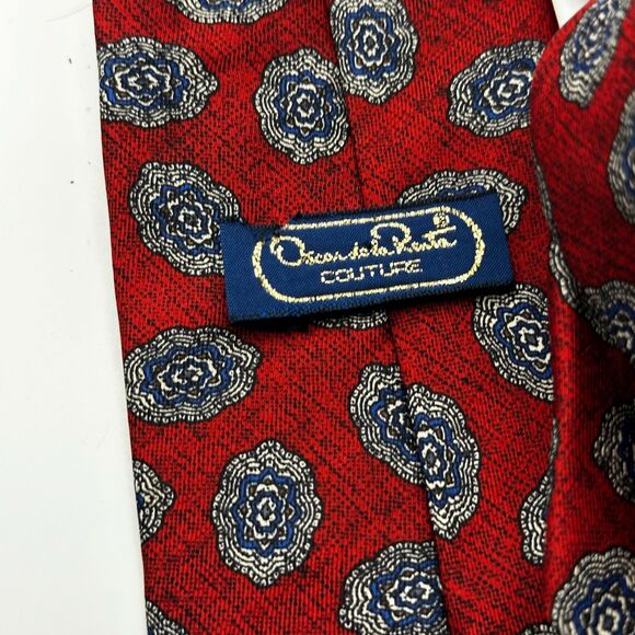 Oscar de la Renta All Silk Vintage Tie - Red with Floral Medallion - Picture 4 of 4